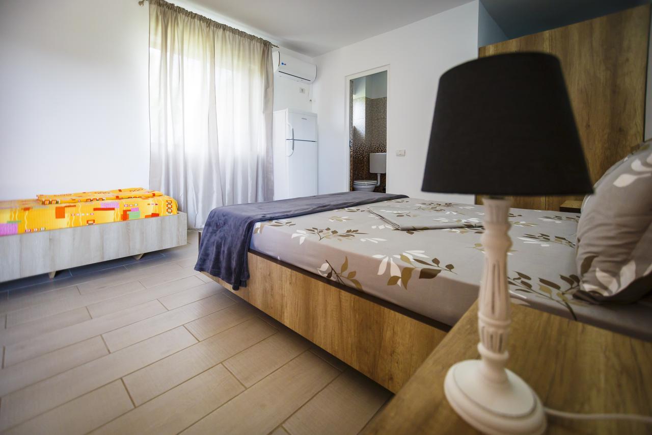 Hotel Casa Tudorascu Vama Veche Esterno foto