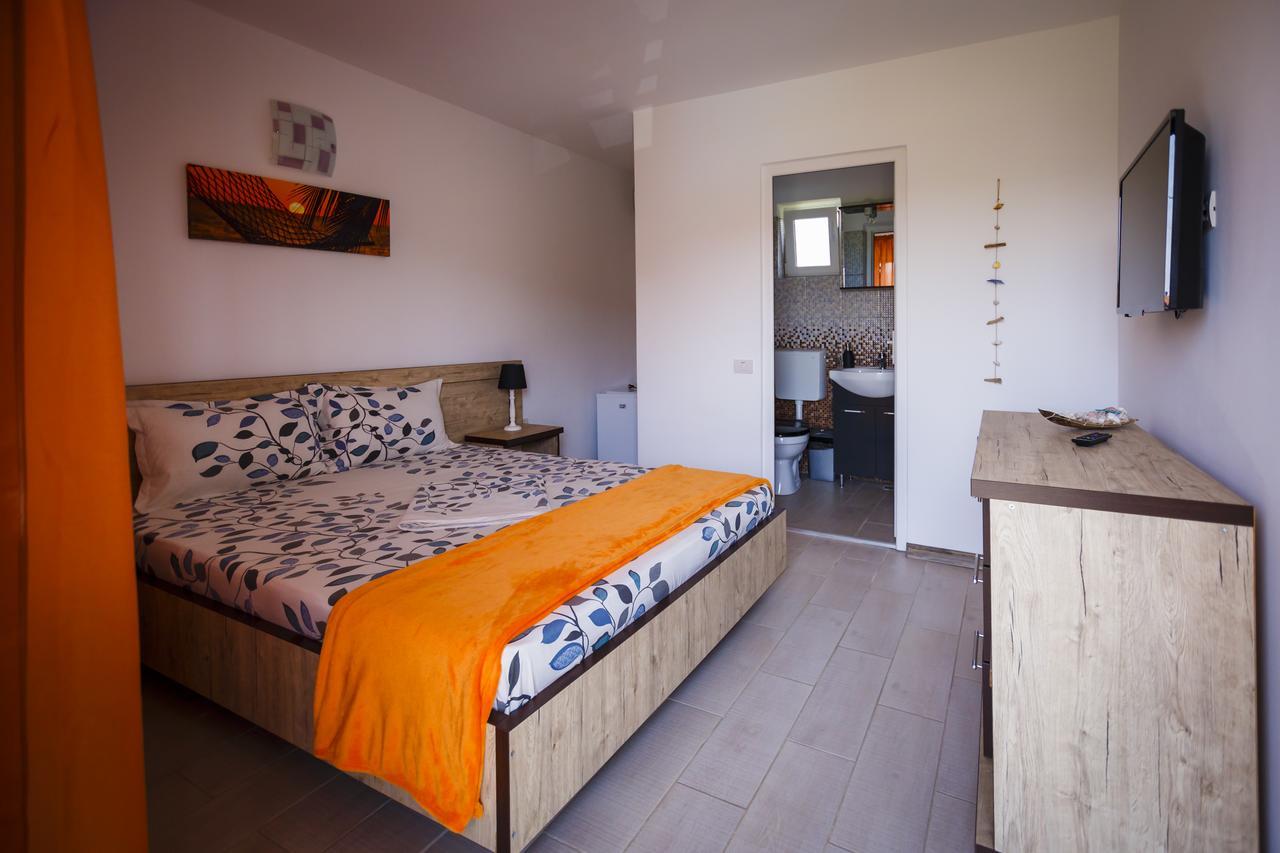 Hotel Casa Tudorascu Vama Veche Esterno foto