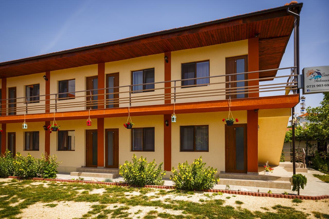 Hotel Casa Tudorascu Vama Veche Esterno foto